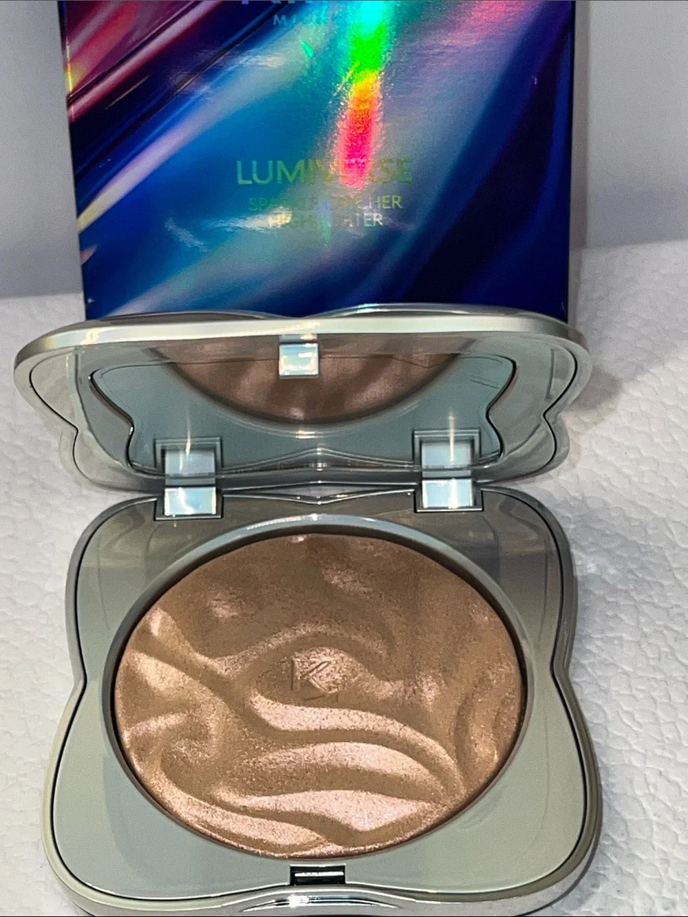 Kiko Milano Lumiverse Sparkle Catcher Highlighter 02 Lunar Dusk- Limited Edition
